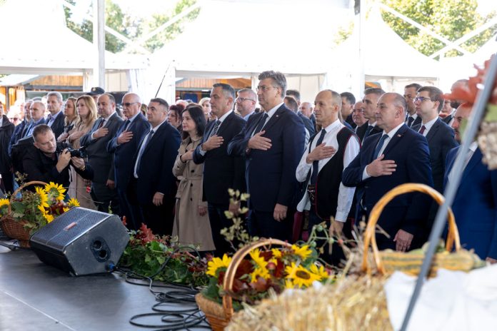 Bogat program na otvaranju Jeseni u Lici: Manifestaciju će posjetiti predsjednik Sabora Jandroković, premijer Plenković i brojni ministri