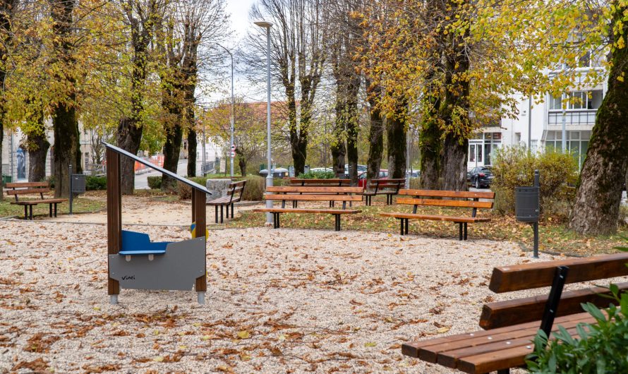 FOTO Obnovljeno dječje igralište u parku Čardak