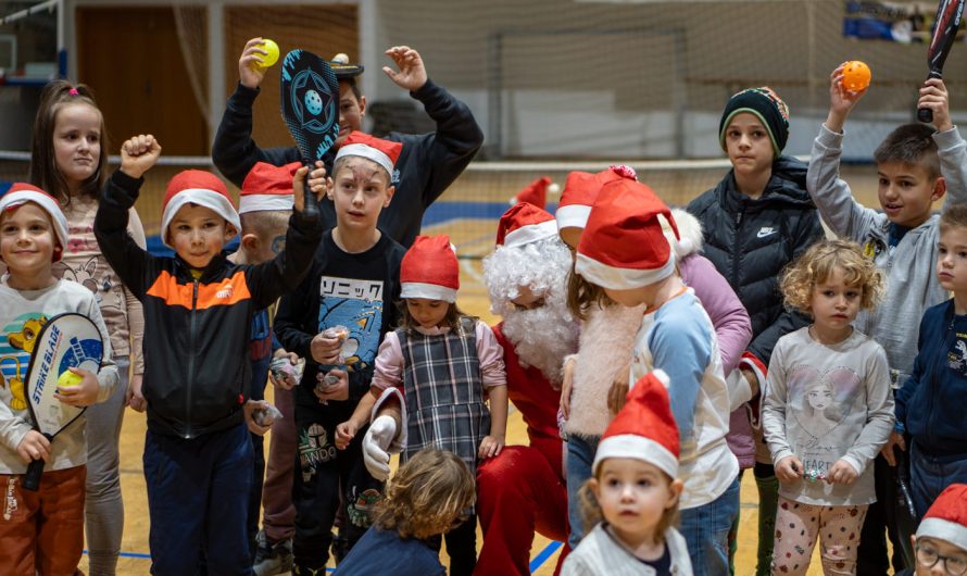 Djed Božićnjak stigao u Gospić kako bi igrao pickleball! Pogledajte Zeru fotki u nastavku