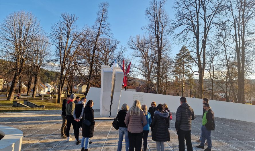 Jučer su građani Otočca postali turisti u svom gradu