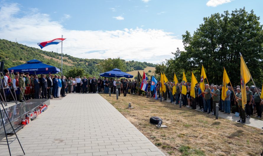 Jučer je u Gospiću svečano obilježen Dan pobjede i domovinske zahvalnosti, Dan hrvatskih branitelja, kao i 29. obljetnica vojno-redarstvene operacije “Oluja”.