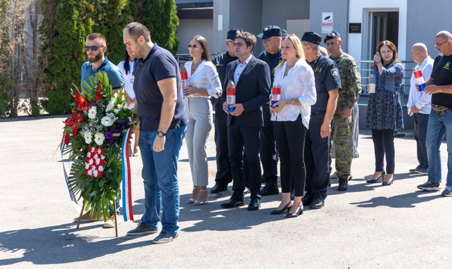 U Gospiću obilježen Dan sjećanja na žrtve totalitarnih i autoritarnih režima